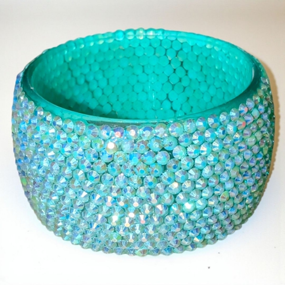 Set of Four Bold Vintage Retro Chunky Bling Bangle Bracelets - Picture 3 of 7